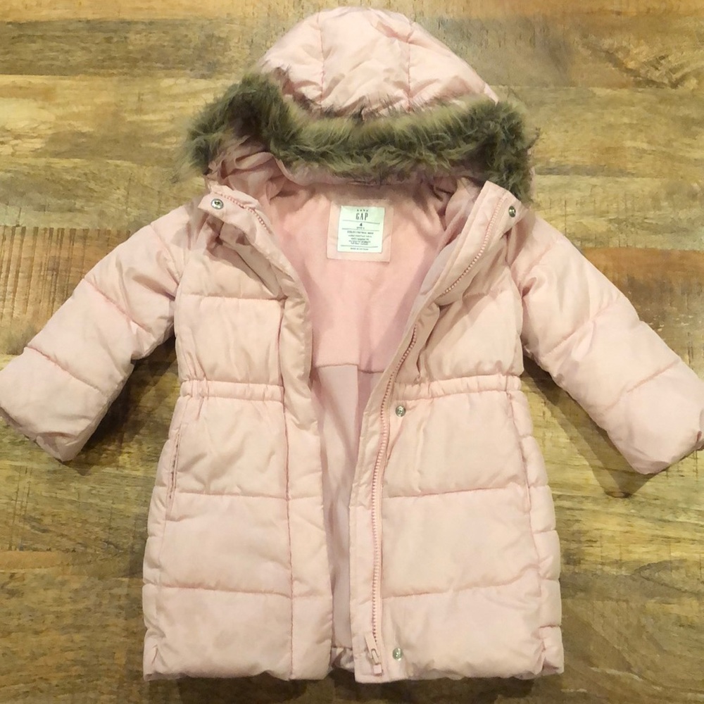 GAP cold control max jacket with fur detail size 4T (flaws)
